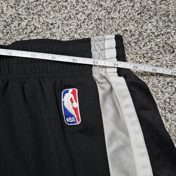 Spurs Basketball Shorts - Picture 13 of 16
